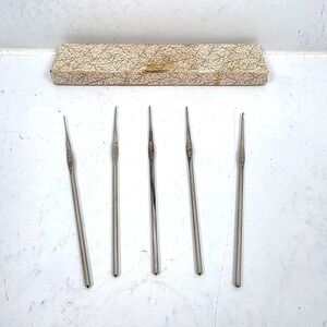 Vintage Boye Steel Metal Crochet Hooks Lot of 5 Sizes 4, 7, 8, 9, and 13 In Box